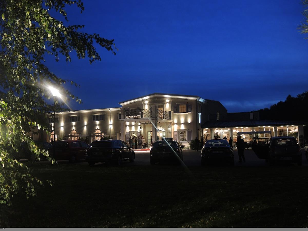 Riviera Resort Airport Modlin Olszewnica Nowa Экстерьер фото