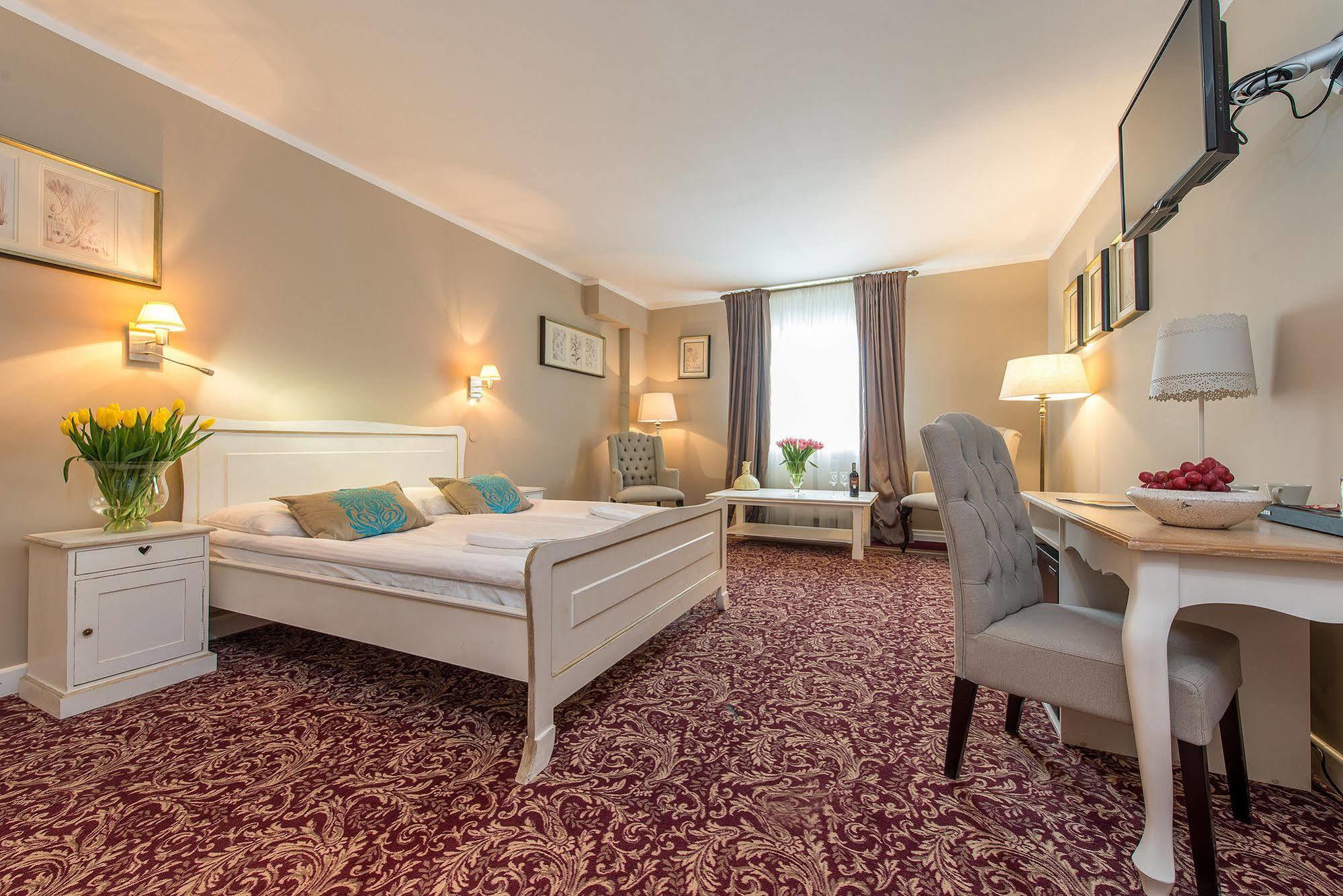 Riviera Resort Airport Modlin Olszewnica Nowa Экстерьер фото