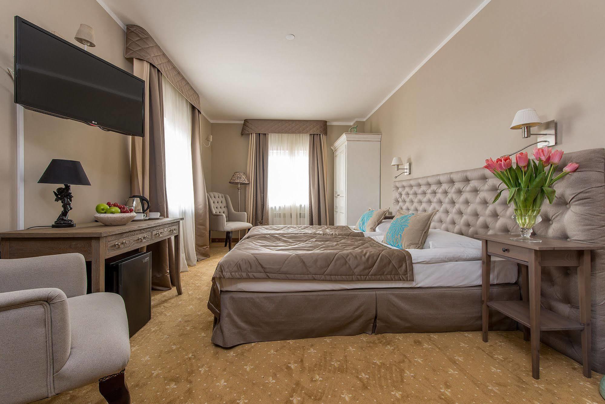Riviera Resort Airport Modlin Olszewnica Nowa Экстерьер фото