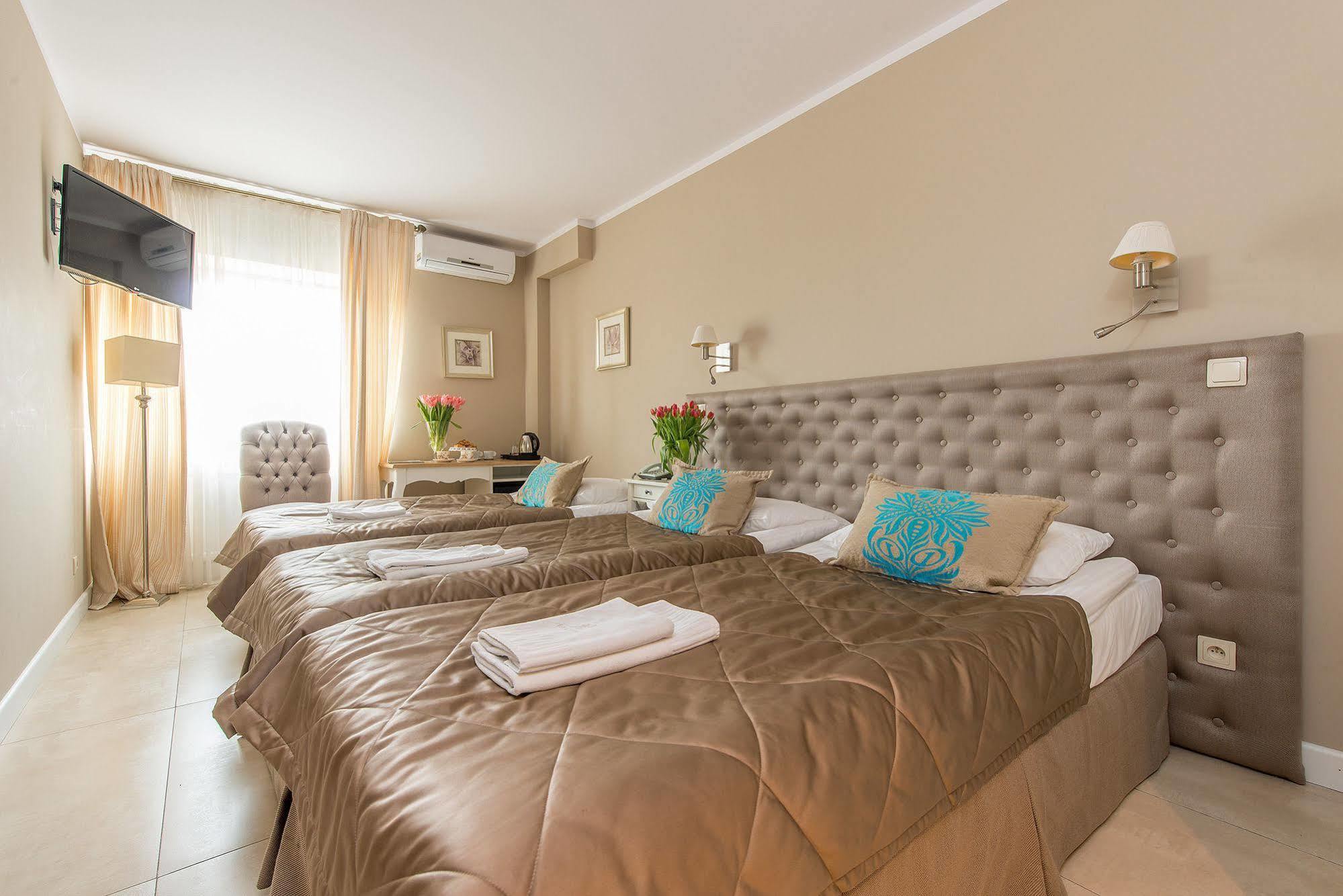 Riviera Resort Airport Modlin Olszewnica Nowa Экстерьер фото