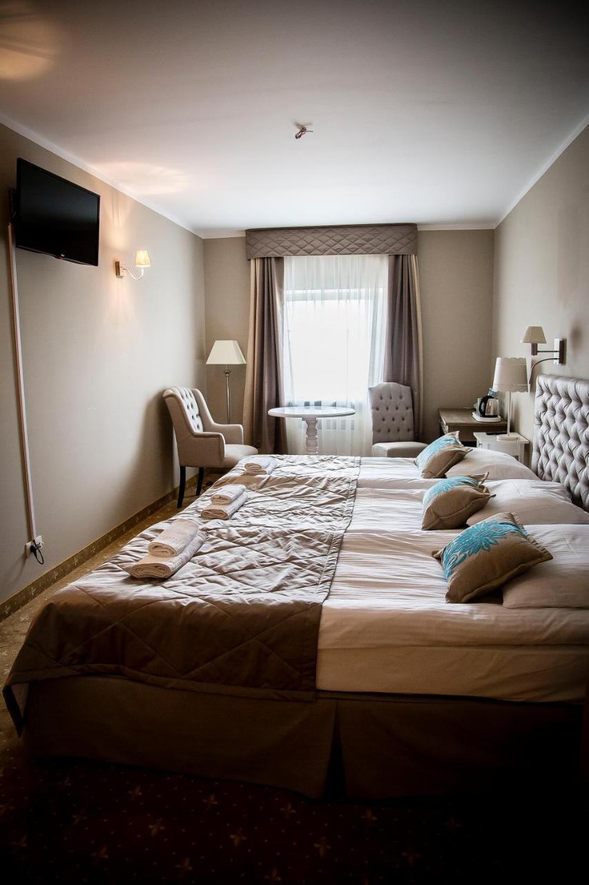 Riviera Resort Airport Modlin Olszewnica Nowa Экстерьер фото