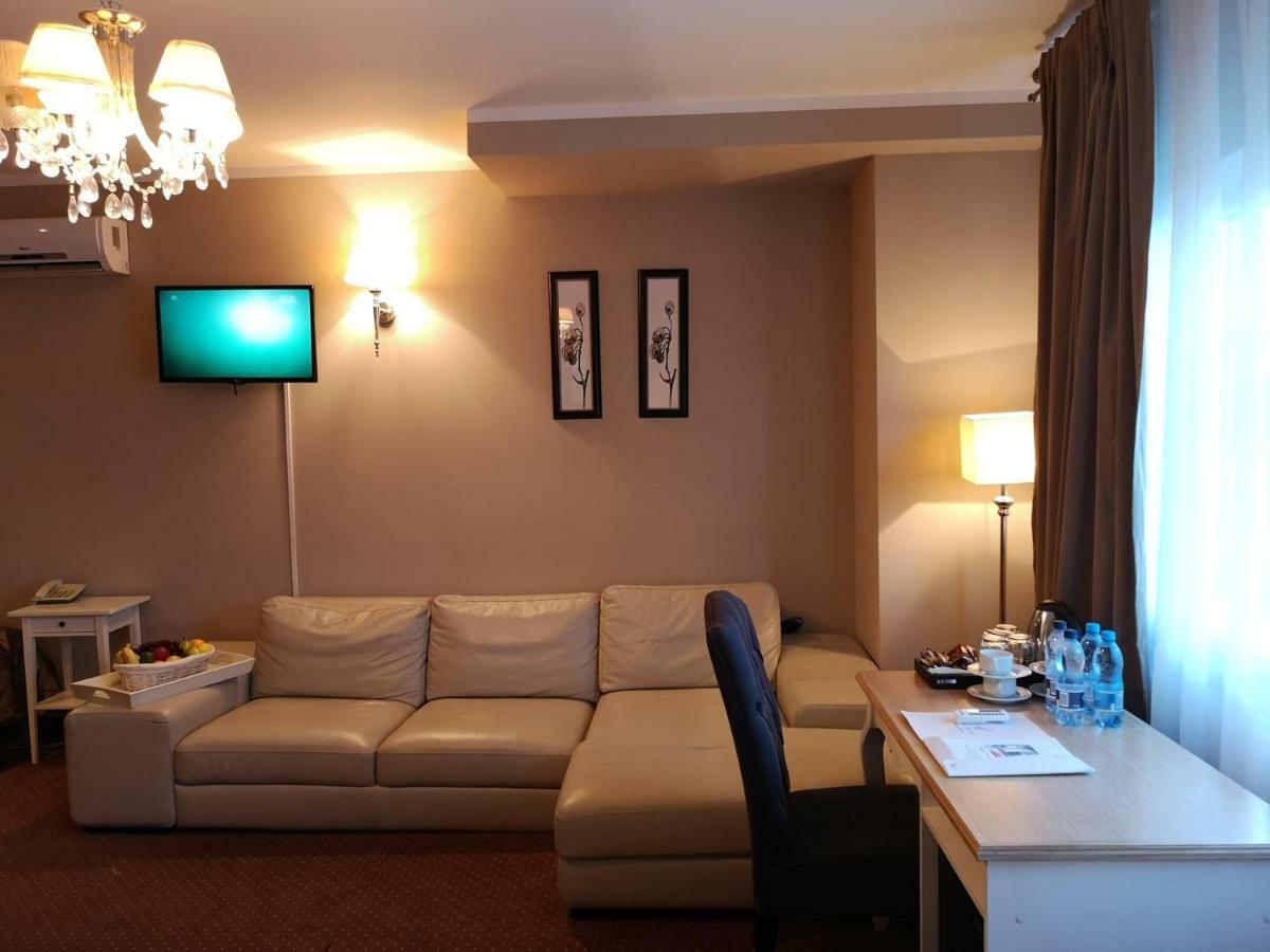 Riviera Resort Airport Modlin Olszewnica Nowa Экстерьер фото