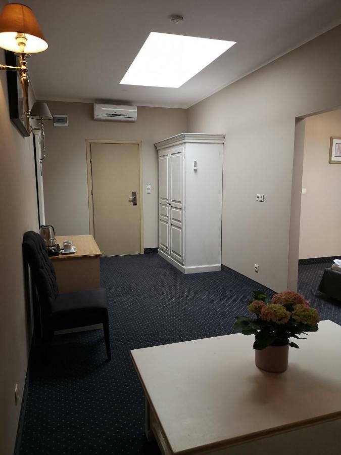 Riviera Resort Airport Modlin Olszewnica Nowa Экстерьер фото