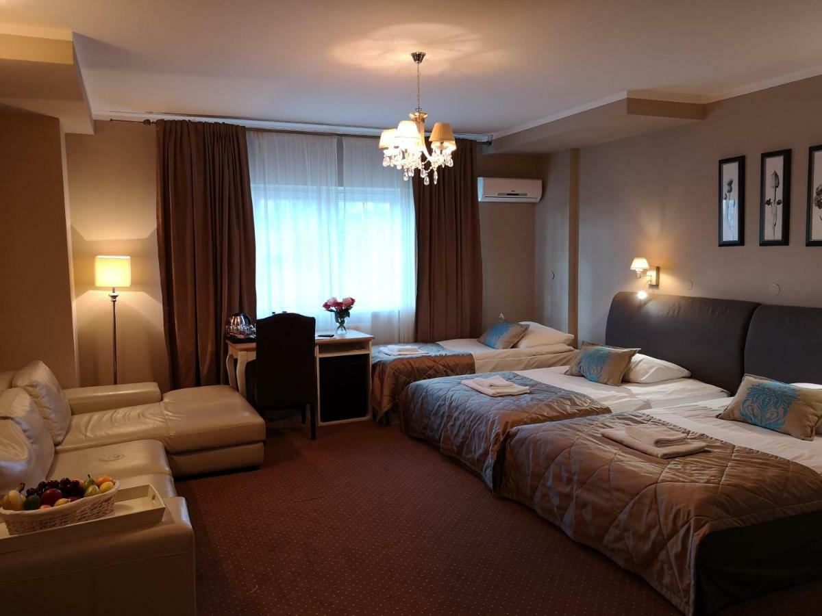 Riviera Resort Airport Modlin Olszewnica Nowa Экстерьер фото