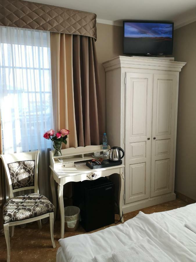 Riviera Resort Airport Modlin Olszewnica Nowa Экстерьер фото