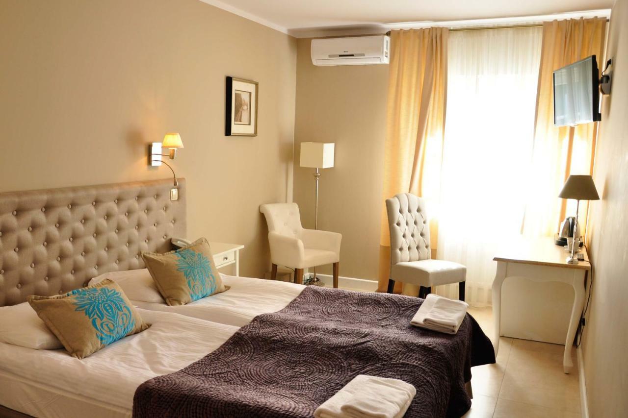 Riviera Resort Airport Modlin Olszewnica Nowa Экстерьер фото