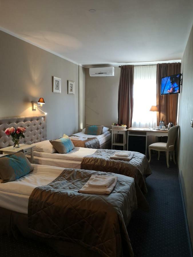 Riviera Resort Airport Modlin Olszewnica Nowa Экстерьер фото