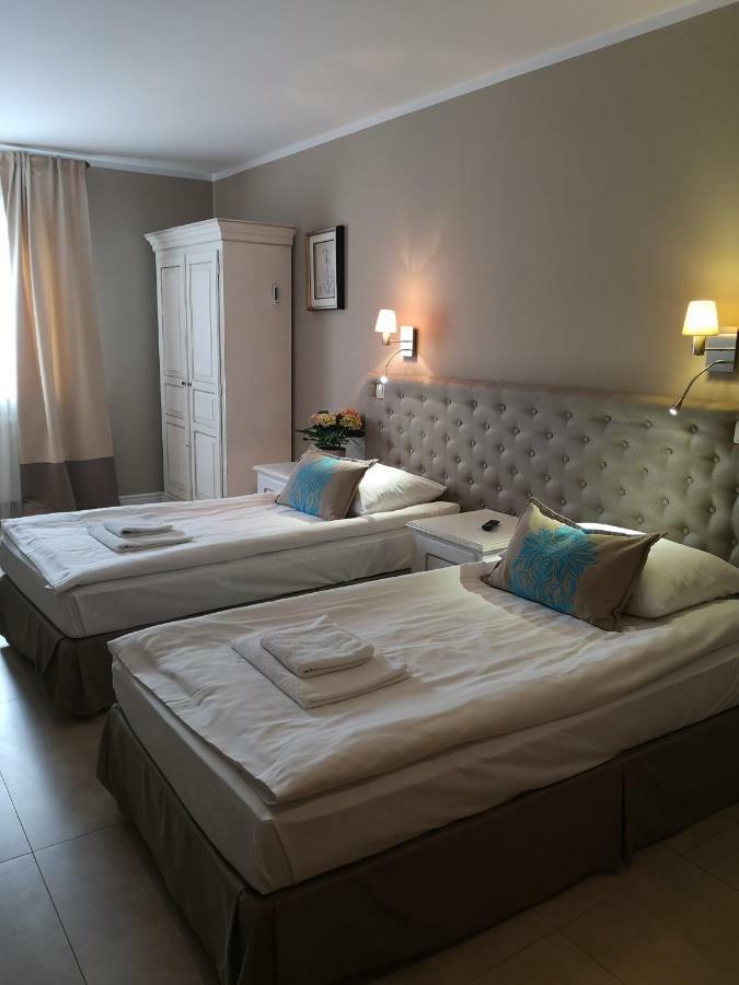 Riviera Resort Airport Modlin Olszewnica Nowa Экстерьер фото
