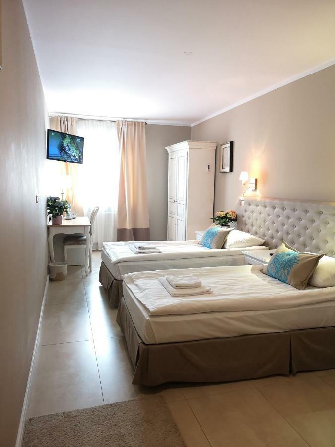 Riviera Resort Airport Modlin Olszewnica Nowa Экстерьер фото
