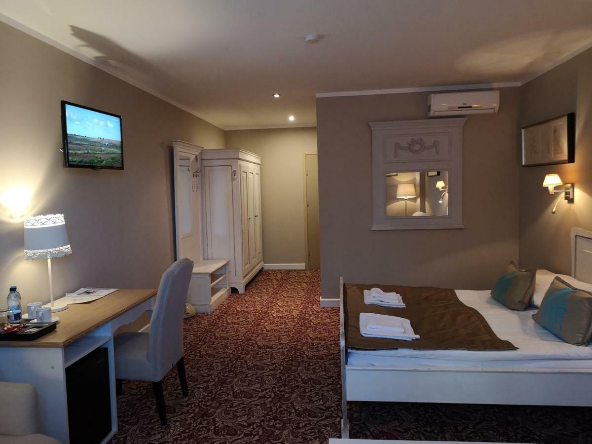 Riviera Resort Airport Modlin Olszewnica Nowa Экстерьер фото