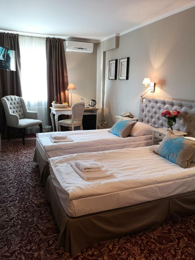 Riviera Resort Airport Modlin Olszewnica Nowa Экстерьер фото