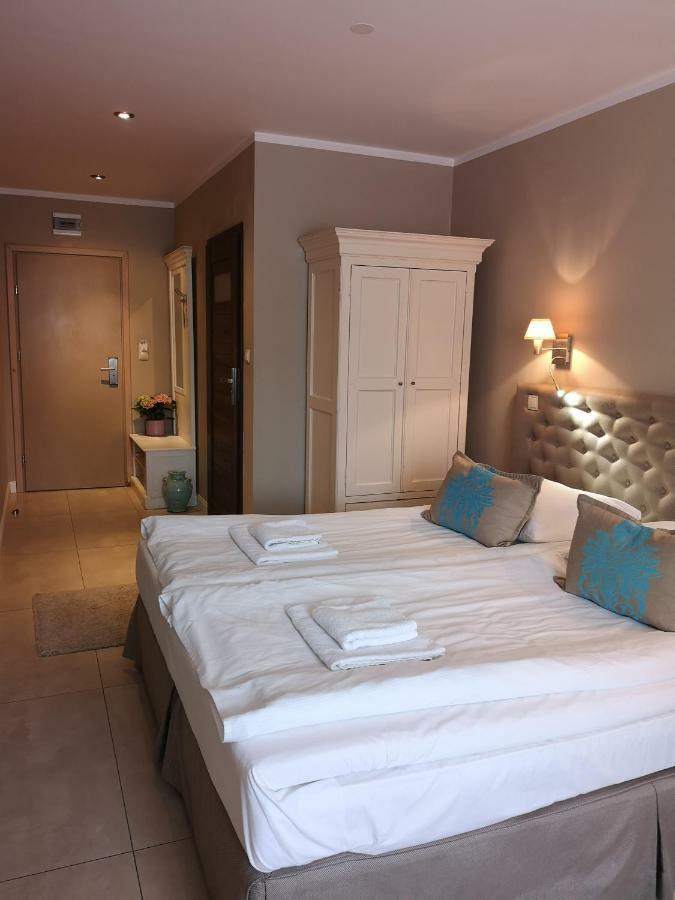 Riviera Resort Airport Modlin Olszewnica Nowa Экстерьер фото