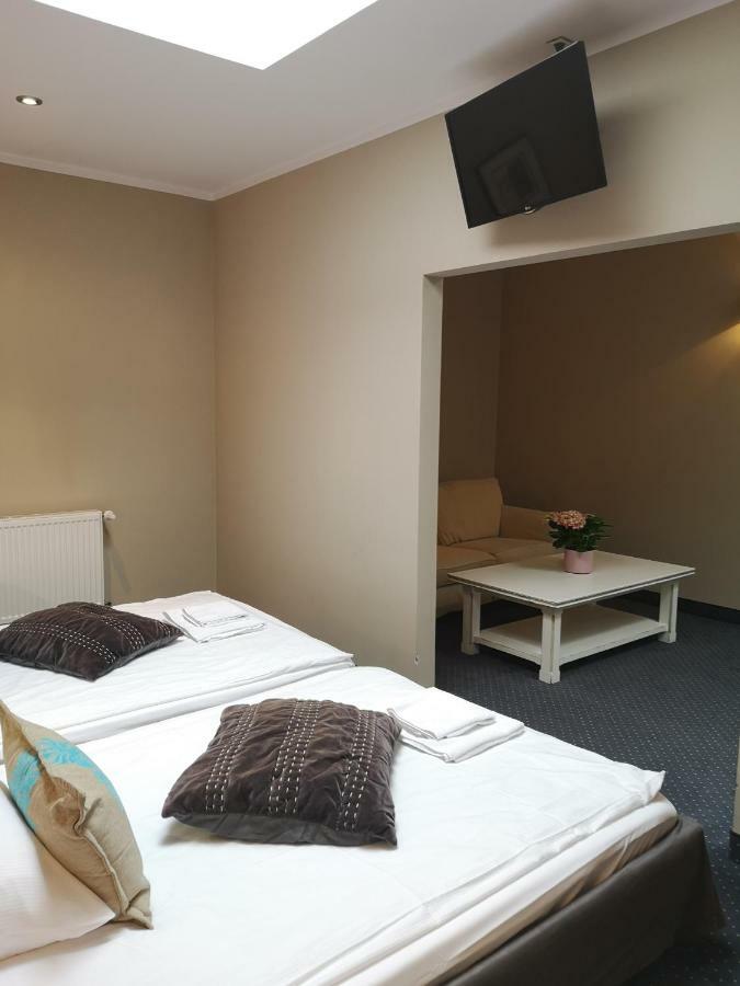 Riviera Resort Airport Modlin Olszewnica Nowa Экстерьер фото